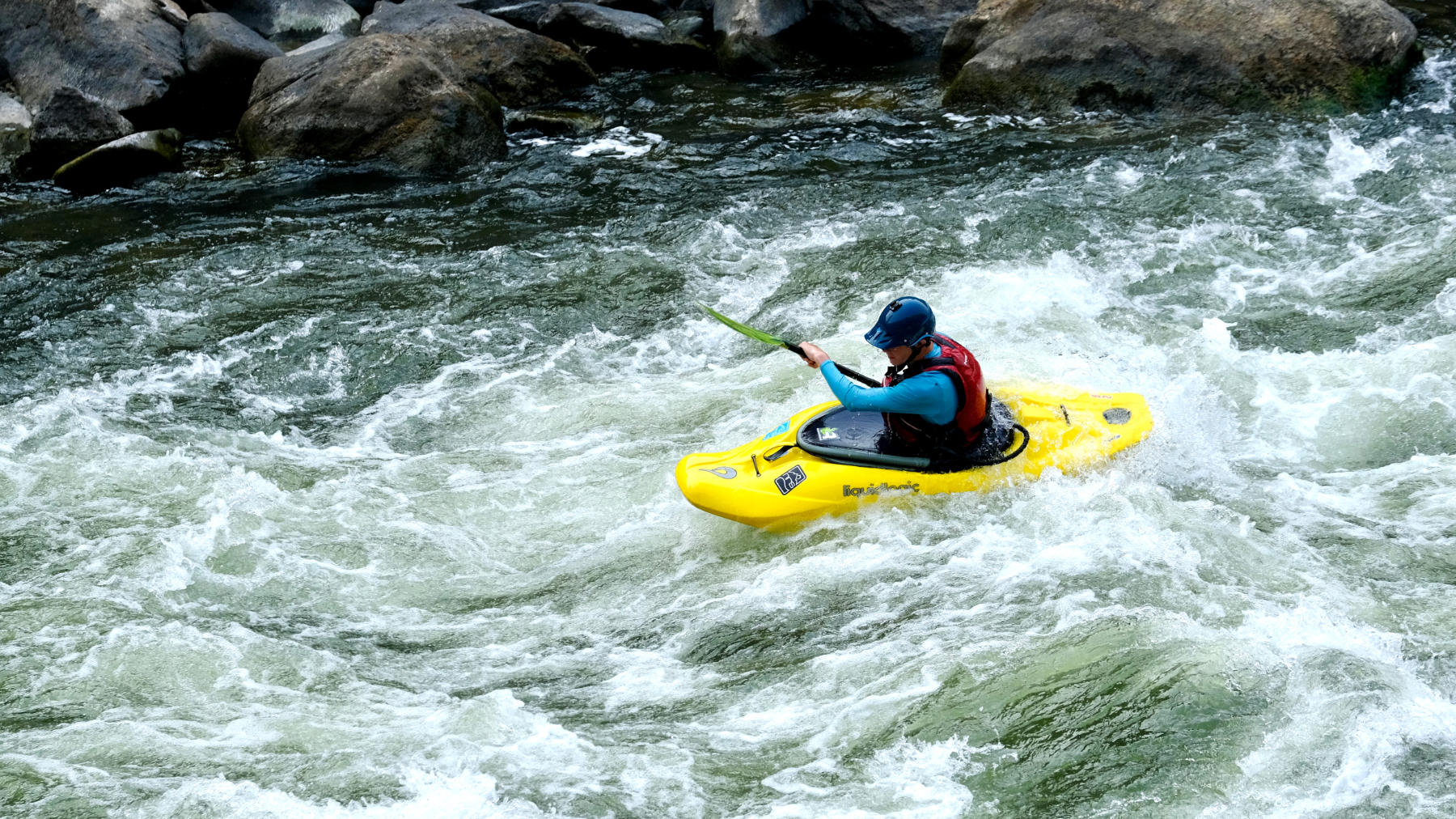 beginner-kayak-camp-kayaker